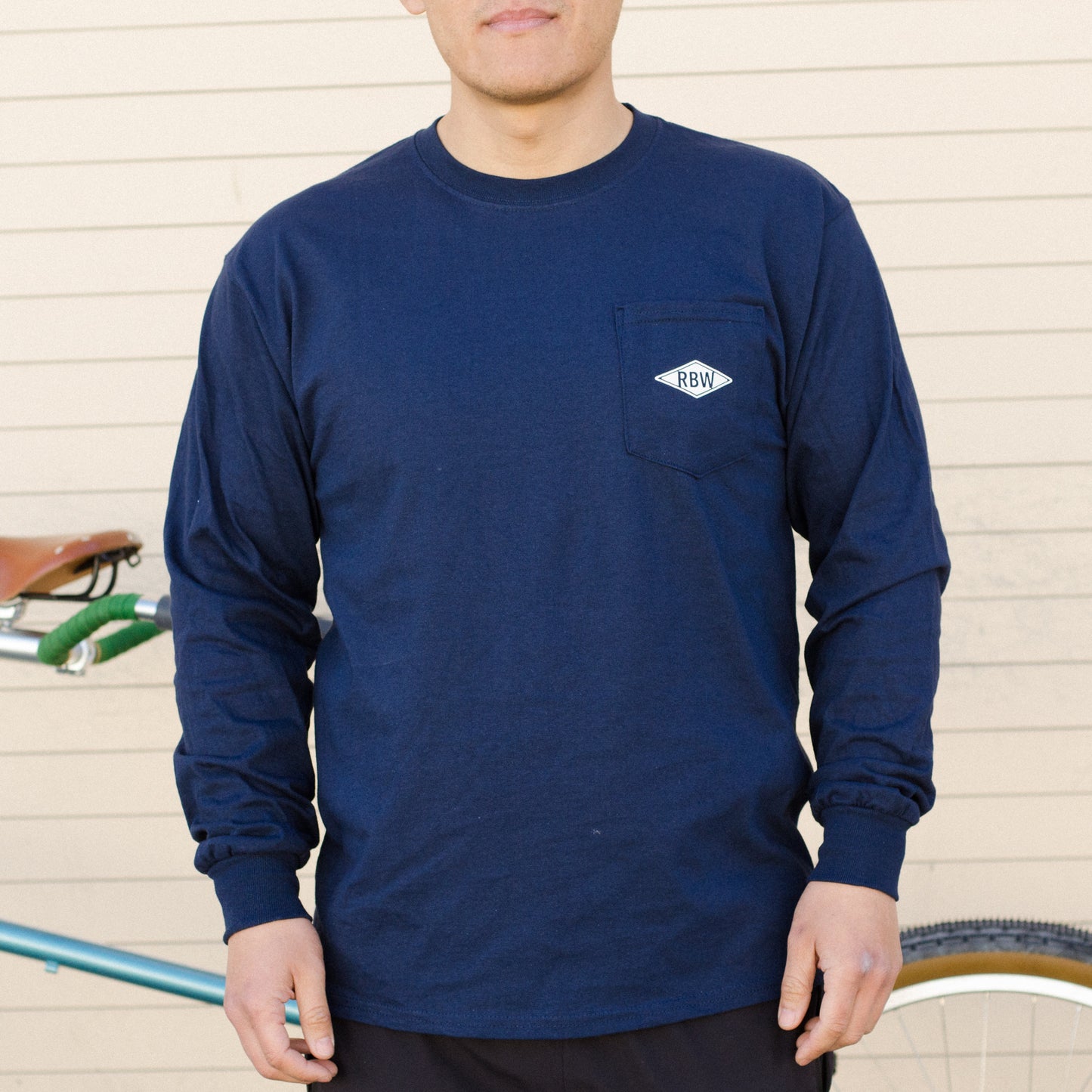 Trends and Progress Long-sleeved pocket T-shirt