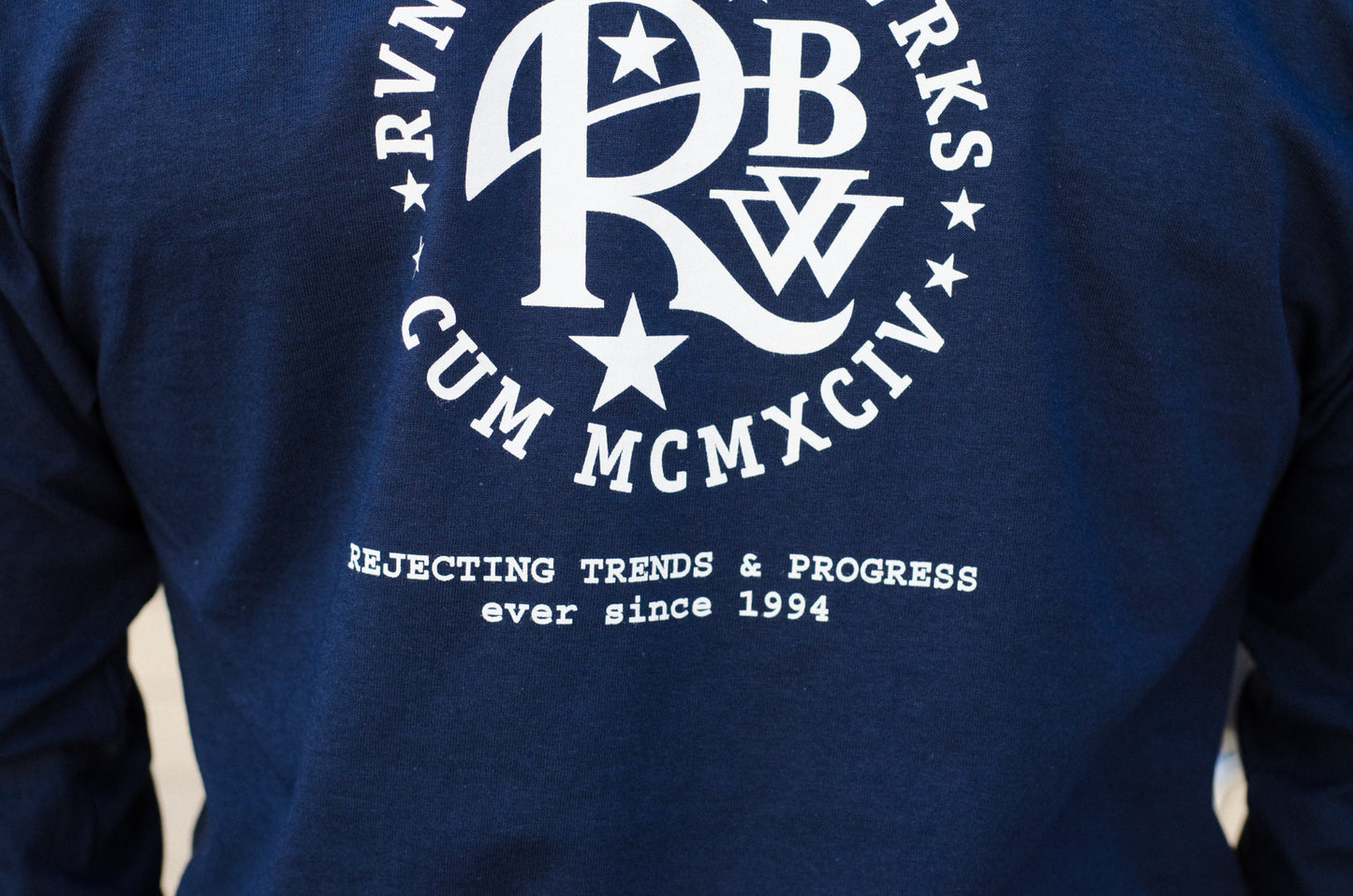 Trends and Progress Long-sleeved pocket T-shirt