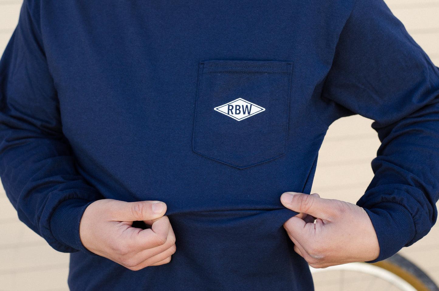 Trends and Progress Long-sleeved pocket T-shirt