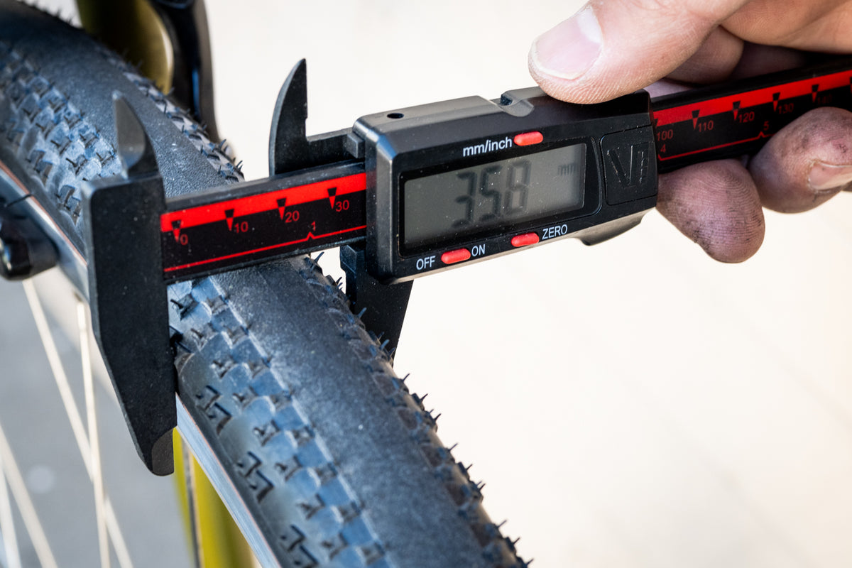 Tire - Hutchinson Caracal