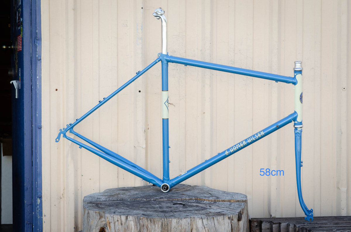 Frame - A. Homer Hilsen 2025