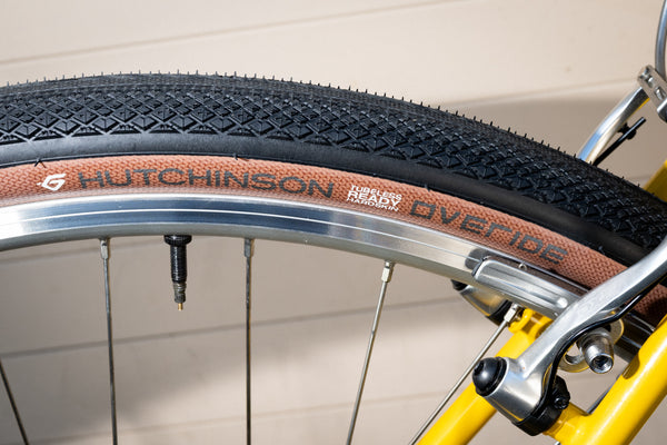 Tire - Hutchinson Overide