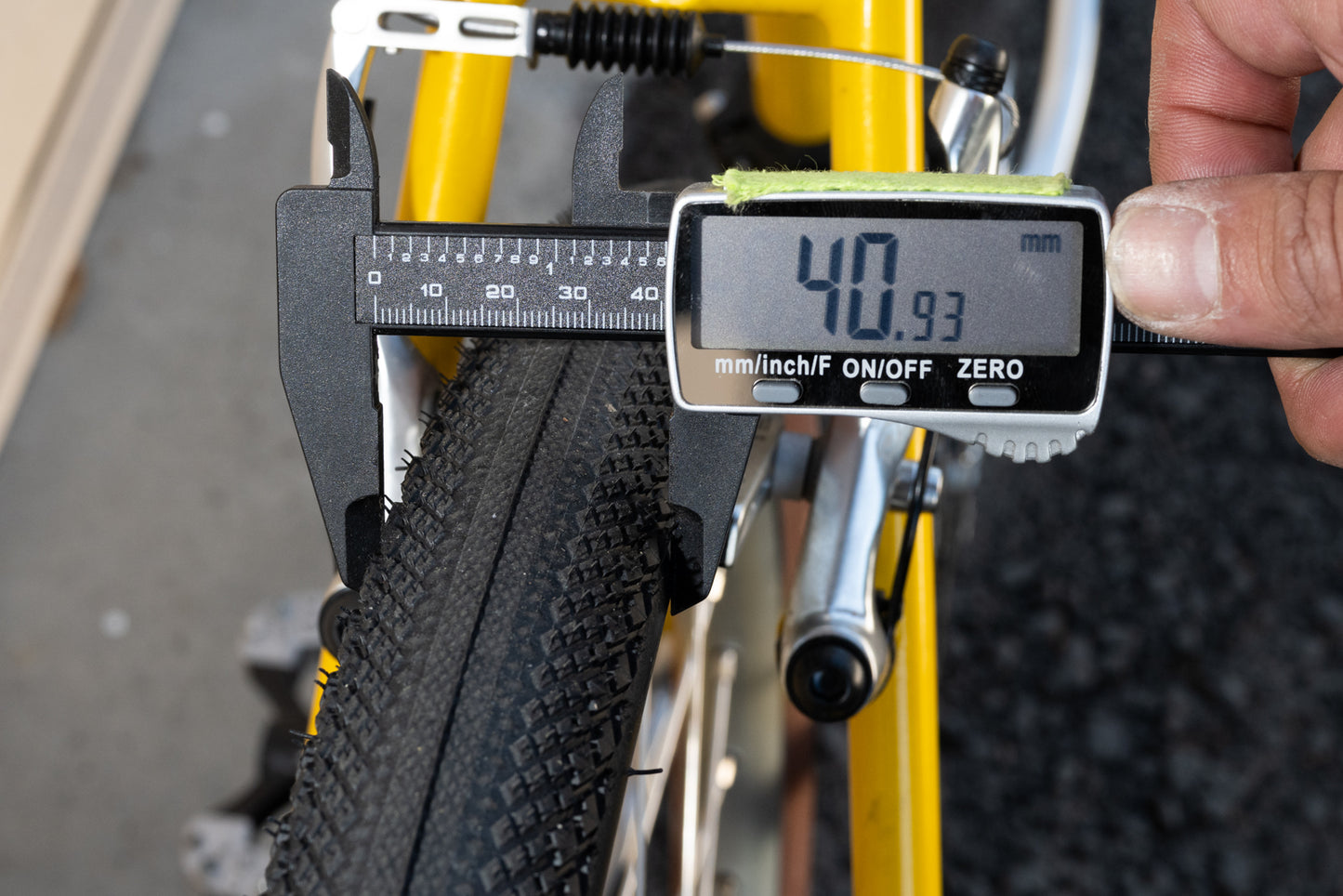 Tire - Hutchinson Overide