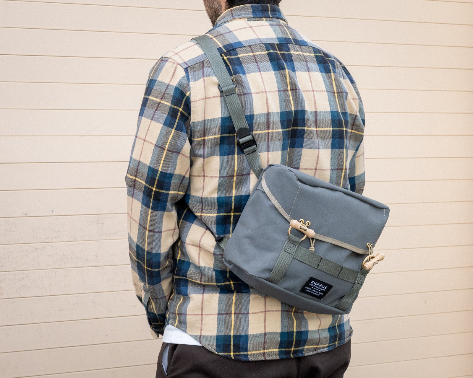 cavemptショルダーバック C.E / シーイー cavempt SMALL UTILITY SHOULDER BAG（ボストンバッグ